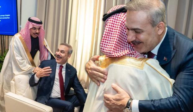 Suudi bakandan, Hakan Fidan'a s&uuml;rpriz! G20 toplantısına damga vuran anlar