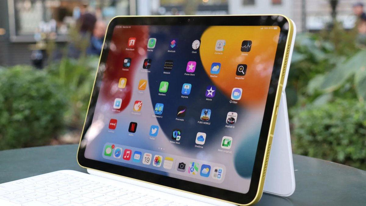 Apple’ın Türkiye’de güncellediği iPad fiyatlarıyla giriş seviyesi model 31 bin 999 TL’ye, 13 inç iPad Pro ise 107 bin 999 TL’ye yükseldi.