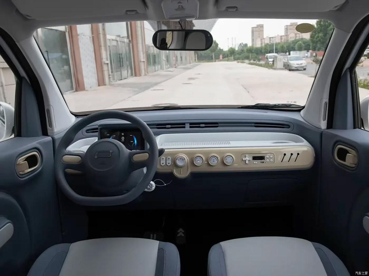 Modelde 17 kWh ve 27,2 kWh kapasiteli iki farklı LFP batarya seçeneği sunuluyor.