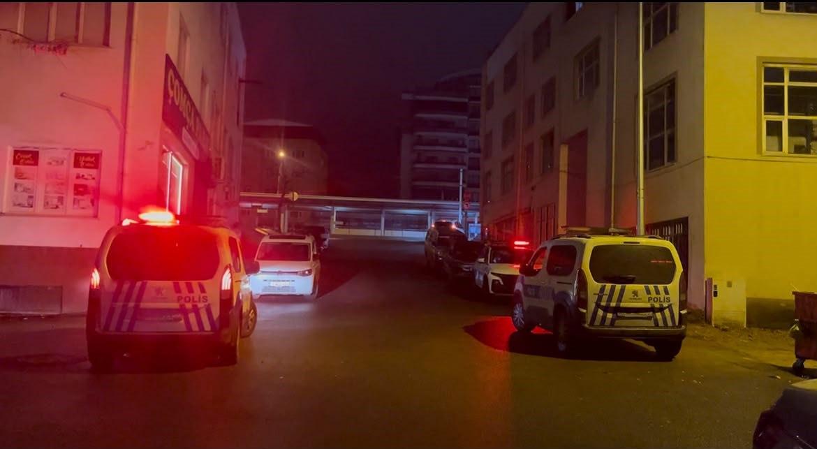 Olayla ilgili 2 şüpheli yakalandı.