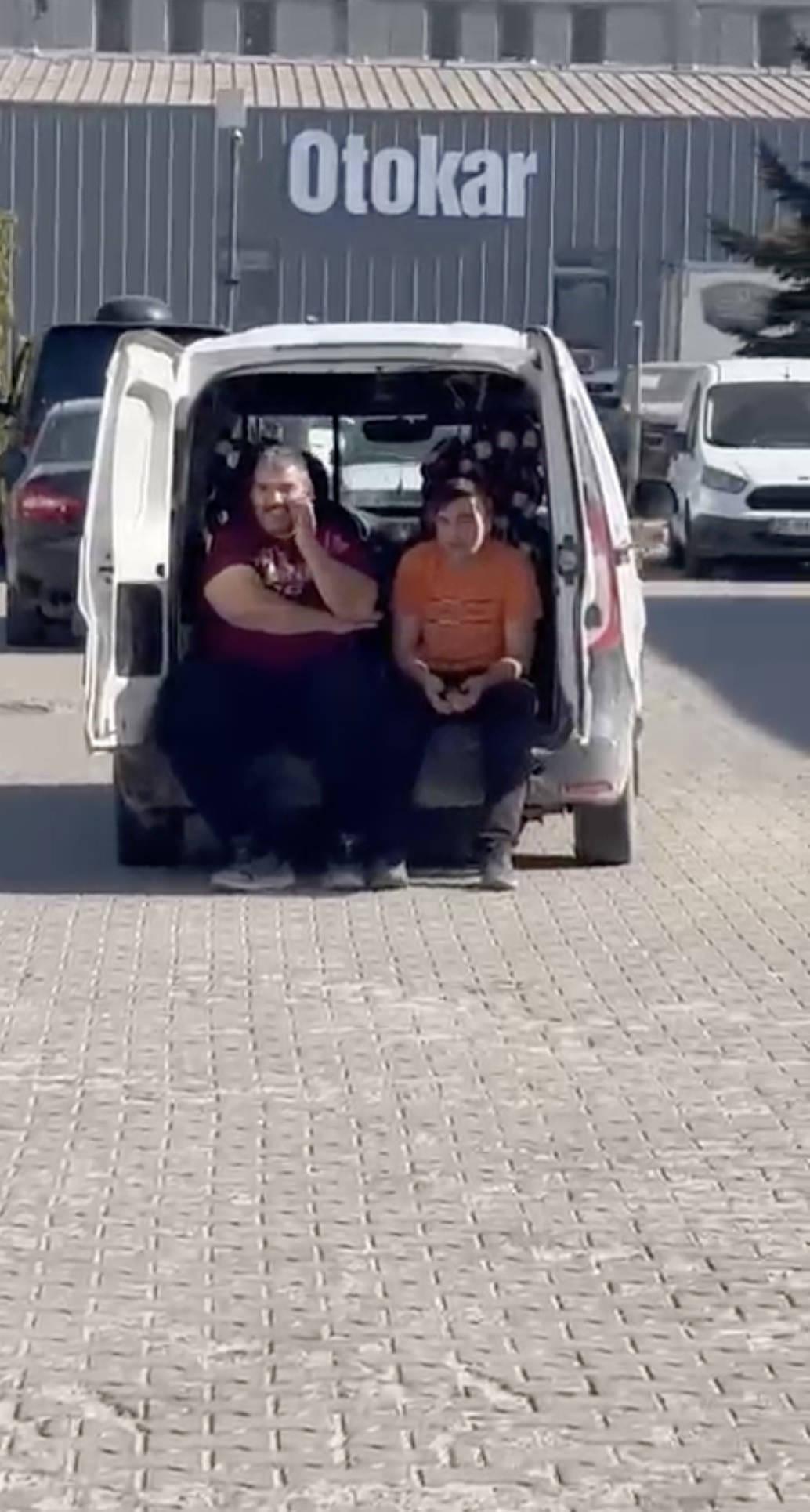 Eskişehir'de otomobilini 100 kilo dana sucuğuyla takas etti.