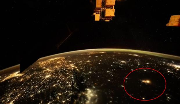 Astronotlar kaydetti: Rusya'nın Kiev'i bombaladığı anlar uzay kamerasında!