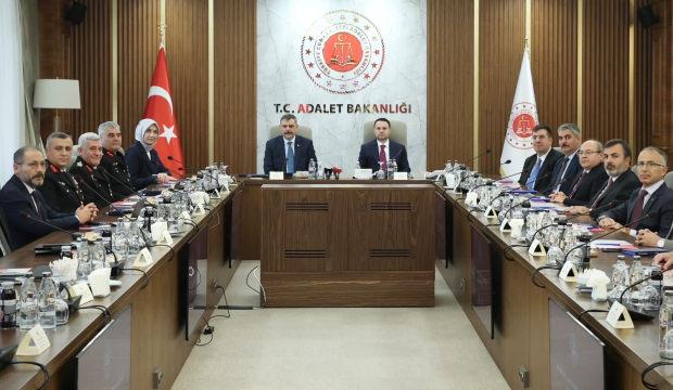 Bakan G&uuml;rlek ve Bakan &Ccedil;ift&ccedil;i'den siber g&uuml;venlik toplantısı