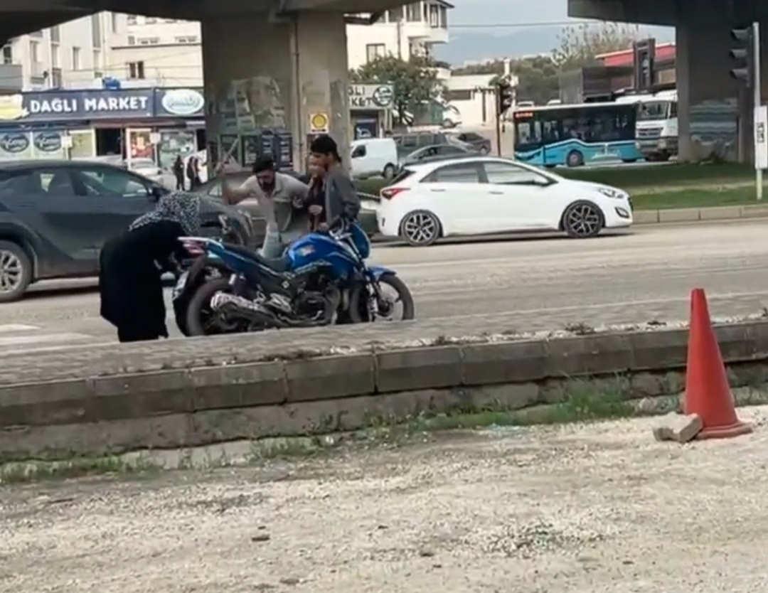 Trafikte sopalı kavgada 2 sürücüye 360 bin TL ceza.