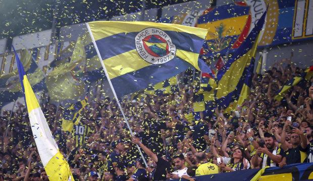 Fenerbah&ccedil;eli taraftarlar S&uuml;per Lig ekibinin hocasını istiyor! Herkes aynı ismi paylaştı