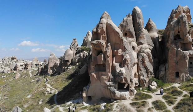 Kapadokya&rsquo;da d&uuml;şen kaya par&ccedil;asının &ouml;nceki hali: Havadan g&ouml;r&uuml;nt&uuml;lendi