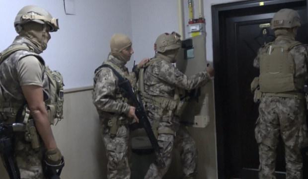 Kurgu kazalarla sigorta şirketlerini dolandıran ş&uuml;phelilere operasyon: 43 g&ouml;zaltı