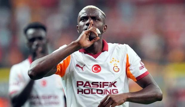 Osimhen'i d&uuml;nya devine &ouml;nerdiler! "Teknik direkt&ouml;r&uuml; tanıyor"