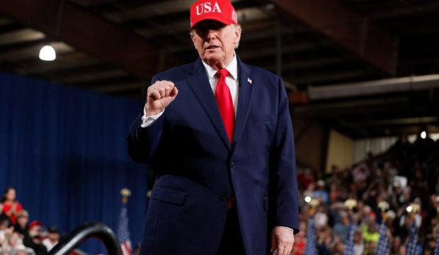 Trump g&ouml;z&uuml;n&uuml; o &uuml;lkeye dikti! 'Yakında 51. eyaletimiz olacak'