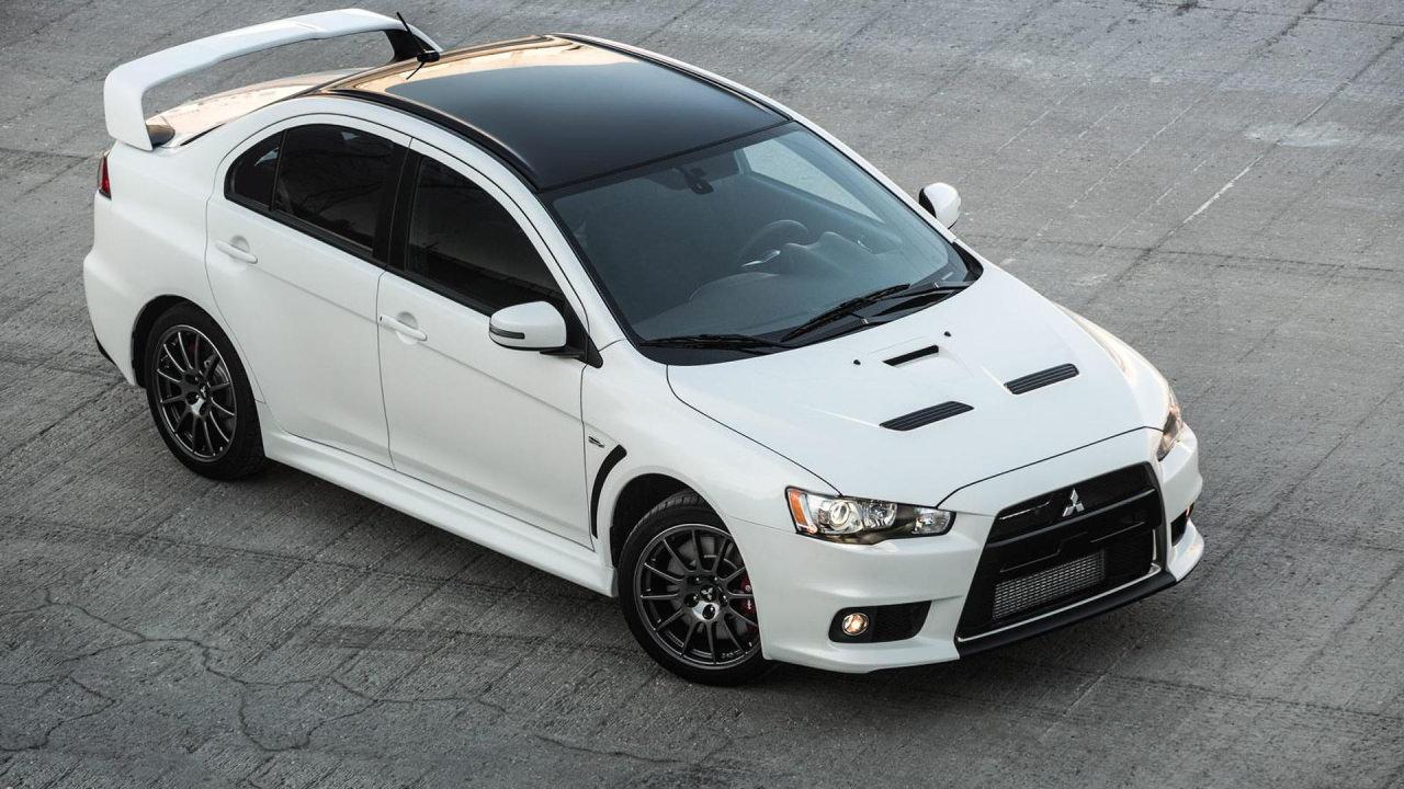 Mitsubishi Lancer, atmosferik benzinli motor seçeneğiyle dayanıklı otomobil arayanların değerlendirebileceği modeller arasında yer alıyor.