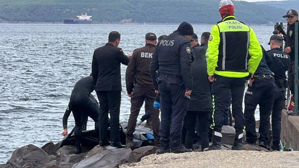 Çanakkale'de denizde erkeğe ait cansız beden bulundu