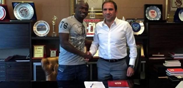 Sivasspor, Kone'yi renklerine bağladı
