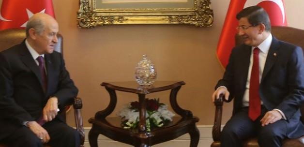 Bahçeli'den Davutoğlu'na destek sinyali