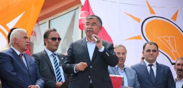 Bakan Yılmaz: Elinizi vicdanınıza koyun