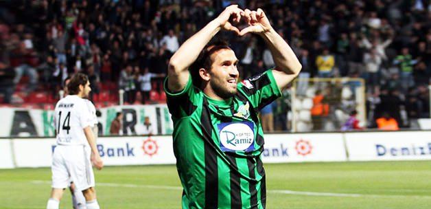 Gekas, Niasse'ı geride bıraktı