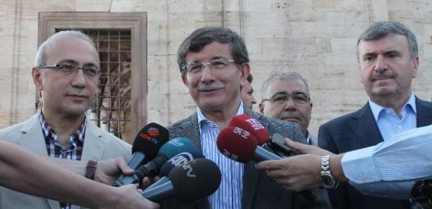 Davutoğlu'ndan namaz sonrası Gazze açıklaması