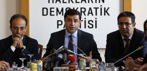 Demirtaş: Ağabeyim halkının onuru için savaşıyor