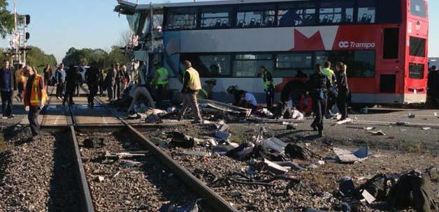 Mısır'da konvoya tren daldı: 24 ölü