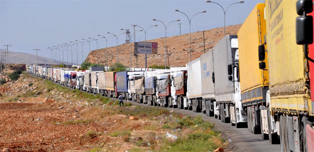 Habur'da 40 kilometrelik TIR kuyruğu