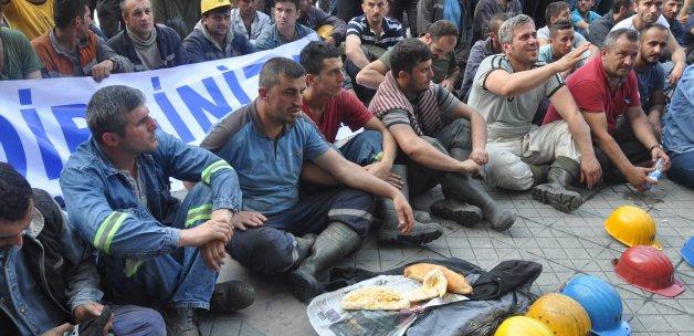 Maden işçileri valilik önüne yürüdü 