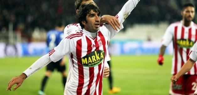 Sivasspor, Burhan Eşer'e sahip çıktı!