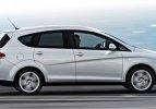 100 km'de 4,9 litre tüketiyor