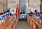 Boks&ouml;rler Vali &Ccedil;i&ccedil;ek'i ziyaret etti