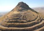 Tarihi kalede 4 bin yıllık "gizli geçit" bulundu