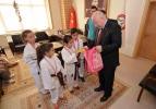 Şampiyon karatecilerden Başkan Gümüş’e ziyaret