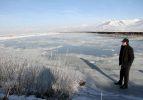 Ardahan'da soğuk hava yüzünden nehir dondu