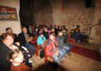 Mardin'de tarihi kilisede Noel kutlaması
