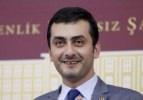 CHP'li Eren Erdem bıyığını kesti