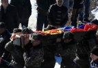 Ermeni askerini PKK bayrağına sardılar