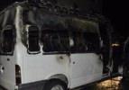 Kahta'da park halindeki minibüs yandı