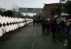 Mustafa Koç'un cenaze töreninde çelenk kuyruğu