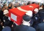 Şehit polisi 10 bin kişi uğurladı