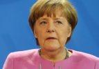 Merkel'den T&uuml;rkiye'ye destek mesajı