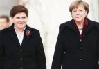 Angela Merkel'e 'Türkiye' itirazı