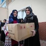 Bursalı öğrencilerden Mardin'deki akranlarına giysi yardımı