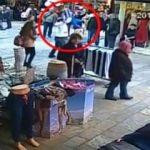 Darp edilen Suriyeli &ccedil;ocuğun annesinden ders