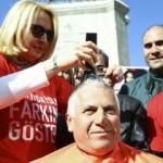 Kadına şiddet protestosunda saçlarını kestirdiler
