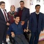 Engelli vatandaşa akülü tekerlekli sandalye hediye edildi