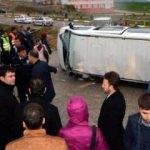 &Ouml;ğrenci servisi tır ile &ccedil;arpıştı: 14 yaralı