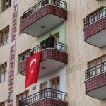 Şehit polisin baba ocağına ateş d&uuml;şt&uuml;