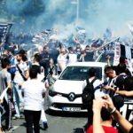 Beşiktaş taraftarı kutlamalara erken başladı