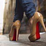 Topuklu ayakkabı tartışmasında 'kadın' zaferi