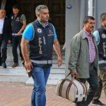 İzmir'deki FETÖ operasyonunda 5 tutuklama!