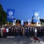 Ayasofya &ouml;n&uuml;nde fetih namazı kılındı