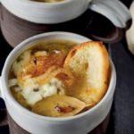 Fransız usulü soğan çorbası tarifi 
