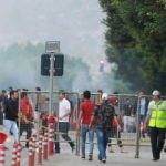 Galatasaraylılar Fenerbahçe atkısı yaktı